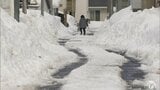青森市が約9割の生活道路の工区で除雪完了と説明　一方で市内には道幅3ｍ以下の狭い道が393路線　作業中の工区と合わせて21日朝までに除雪を終える予定示す　|　青森のニュース│ATV NEWS│青森テレビ