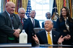 トランプ米大統領、学校での全乳提供を認める法案に署名| TBS CROSS DIG with Bloomberg