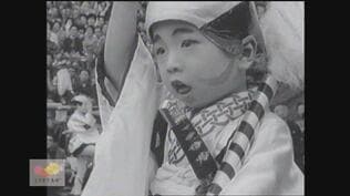 ことしの踊町の60年前!小雨のため15分遅れで始まった奉納踊りは大盛況【昭和39年撮影】~映像タイムマシーン “ユウガク”【長崎】 | 長崎のニュース | 天気 | NBC長崎放送
