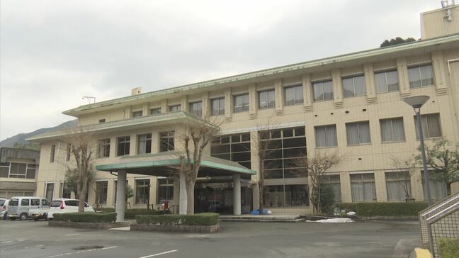 水道料・下水道使用料などを役場窓口で預かり、約3か月分レターケースや自分の机の中に放置していた…「公金の取り扱いとしては極めて不適切」　鳥取県日野町の30代女性主任を停職1か月の懲戒処分|TBS NEWS DIG