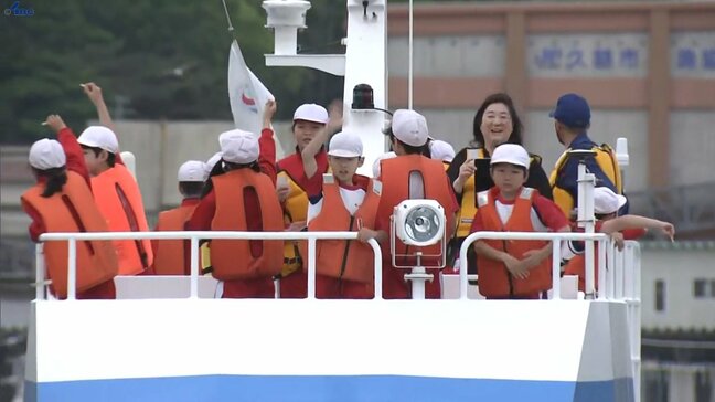 「こんなに長いんだってびっくりした」地域を守る湾口防波堤を児童が見学　岩手・久慈市|TBS NEWS DIG