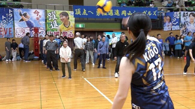 岡山シーガルズのファン感謝祭　レシーブやアタックなどの体験会でファンと交流「感謝を力に変え、さらなる高みを目指す」|TBS NEWS DIG
