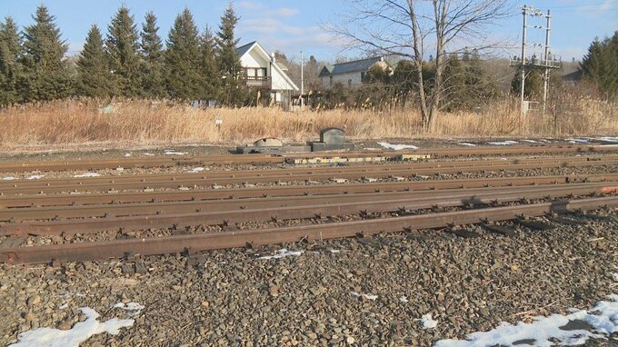 北海道・池田警察署の副署長（46）、特急列車にはねられ死亡　新年会から帰宅途中、誤って線路を渡ろうとしてはねられた可能性|TBS NEWS DIG