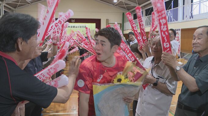 パリ五輪出場　地元でつかの間の休息　「日本初の男子ダブルスメダル獲得目指す」バドミントン・保木卓朗選手が凱旋　|　山口のニュース・天気・防災｜tys NEWS｜ｔｙｓテレビ山口