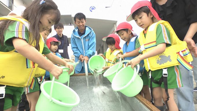 「きもちわるい」でも興味津々?幼稚園児が海の底力を学ぶ！！マダイも放流　山口・下関　|　山口のニュース・天気・防災｜tys NEWS｜ｔｙｓテレビ山口