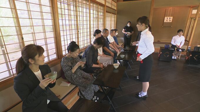 スーツ姿でお点前披露 全国から茶道部の学生約240人集まる“全国学生大茶会” 　|　石川県のニュース｜MRO北陸放送