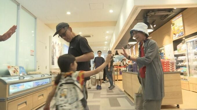 山陰各地もお盆のUターンラッシュ続く　空港や駅では別れ惜しむ人たち|TBS NEWS DIG