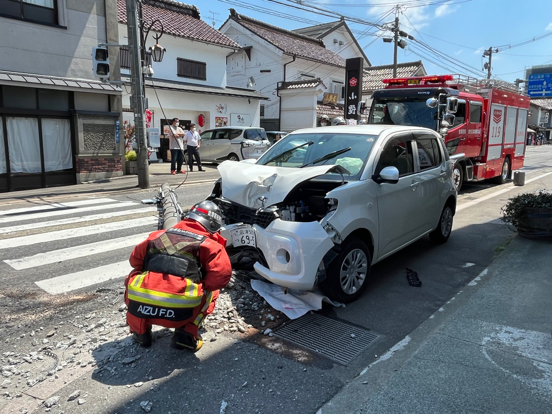 車が電柱なぎ倒す 20代男性運転手がけが 福島・会津若松市 | 福島の