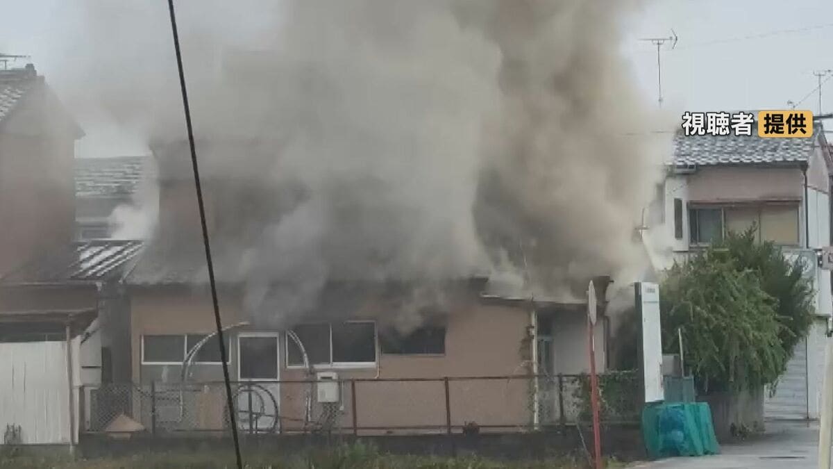 木造2階建ての住宅全焼 焼け跡から年齢・性別のわからない1人の遺体 この家に1人で住む61歳男性と連絡取れず 愛知･愛西市