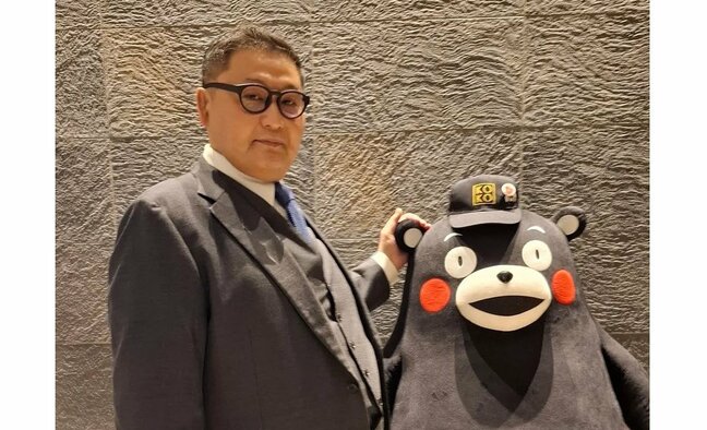 【 貴乃花光司 】 熊本・相撲通りを訪問 くまモンとの2ショットも公開 「貴乃花さんはやっぱり相撲ですね!」「クマもんとかわいい」と反響続々|TBS NEWS DIG