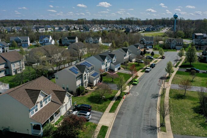 米中古住宅販売､６カ月ぶりに400万戸超え－高金利を渋々受け入れ