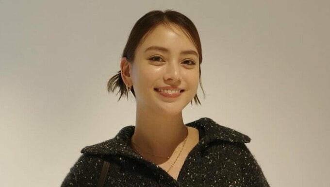 【 滝沢カレン 】「年末年始はお祝い態度の収録が増えるので、こちらまでワクワク」ポップなヘアスタイルと私服コーデを披露|TBS NEWS DIG