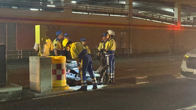 バイクが路面電車停留所に衝突　10〜20代男性が病院へ搬送 【長崎市】|TBS NEWS DIG