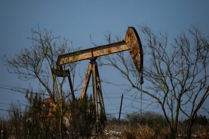 原油反発、米イラン戦闘激化を懸念－ブレント週間で4月以来の大幅高