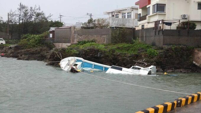 台風10号　被害状況　奄美市で男性が右足骨折　喜界町では倒木・船が転覆（午後2時半）|TBS NEWS DIG