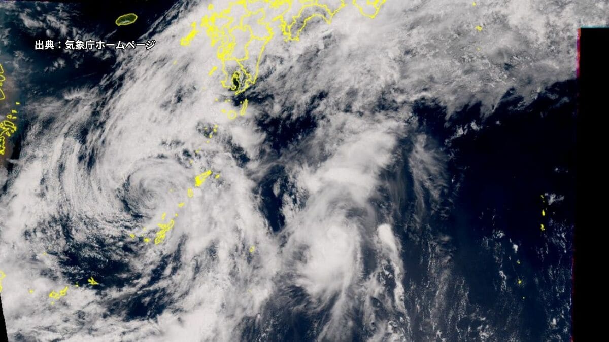 台風7号　沖縄から遠ざかる