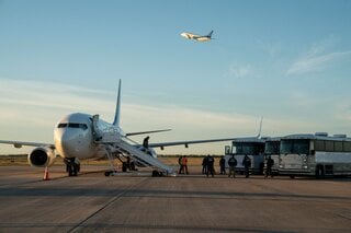 トランプ政権、24時間いつでも移民を国外に－専用航空機を保有へ| TBS CROSS DIG with Bloomberg