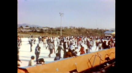 仙台　八幡町スケート　絵　昭和 屋外スケート場にぎわう (阿蘇市) 【昭和44年・1969】～RKKニュース