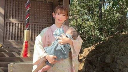中川翔子 】 双子と「お宮参り」＆「お食い初め」を報告 「親子四代の