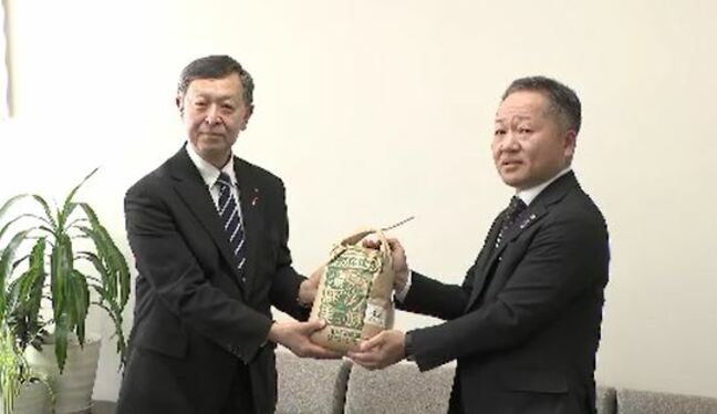 県内の救護施設へ「地域社会の一員として地域貢献事業に参加したい」甲信マツダがコメ100キロを社会福祉協議会のボランティアセンターへ寄贈　長野|TBS NEWS DIG