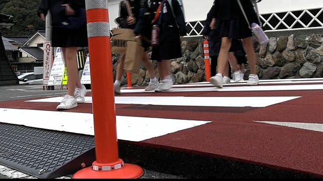 車を減速させる装置「スムーズ横断歩道」とは？急ブレーキ多発地点で実証実験が始まる【岡山・新見市】|TBS NEWS DIG