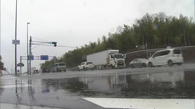 乗用車が中央分離帯に衝突　運転していた７７歳男性と高校１年生の孫が死亡　中学生の孫も軽傷　ブレーキ痕はなく事故当時は雨　兵庫・小野市の国道|TBS NEWS DIG