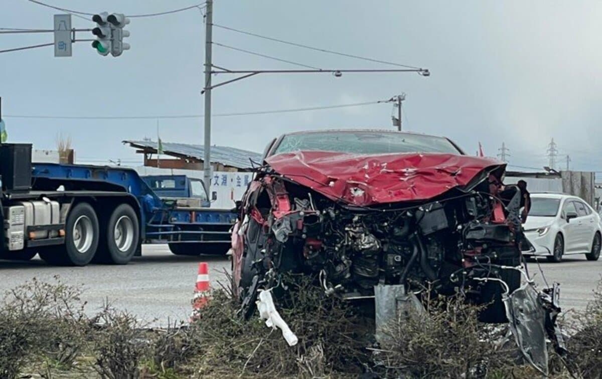 赤信号でも行ってやろう」国道8号で親子2人死亡の事故、26歳男を逮捕 ...