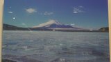 雄大な富士山と四季の魅力をアクリル板にプリント 山中湖村の写真家夫妻の写真展 | 山梨のニュース | UTYテレビ山梨