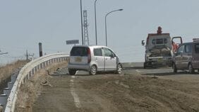 トラック荷台から茶葉が飛散 後続車両がスリップで11台が絡む事故 78歳男性が死亡 栃木・佐野市 国道50号|TBS NEWS DIG