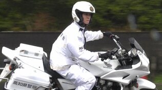 県警史上初“ママさん白バイ隊員”着任　2児の母が直面、重さ300kg“鉄の塊”と2年のブランク…初日から「大焦り」でも1歩ずつ前へ【高知県警察】　|　高知のニュース・天気｜KUTV NEWS | KUTVテレビ高知