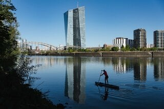 ECBに「悪夢のシナリオ」迫る、フランス国債利回り急上昇で対応圧力| TBS CROSS DIG with Bloomberg