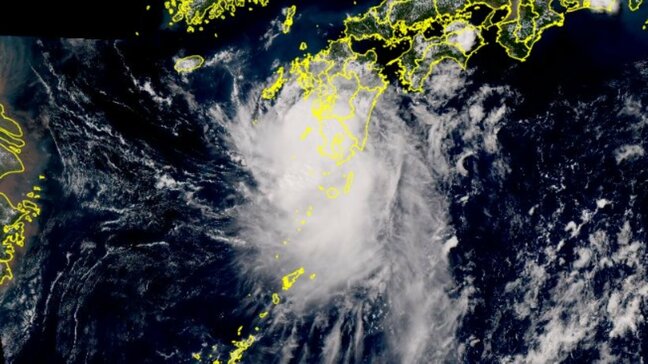 【台風12号情報】いきなり発生・急カーブで九州に上陸の可能性　そのまま横断か　22日昼頃にかけゆっくりと鹿児島→宮崎へ…　中心気圧1004hPa・最大瞬間風速25m/s【雨風シミュレーション】|TBS NEWS DIG