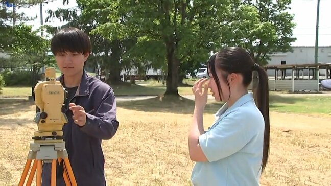 工業高校で土木を学ぶ生徒たちが建設会社の社員から測量技術を学ぶ講習会　岩手・北上市|TBS NEWS DIG