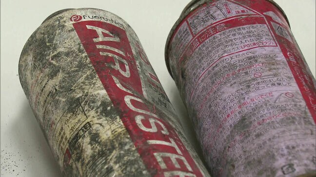 「ゴミ出しのルールを守って」ごみ処理施設で連続火災現場から発火の危険性があるリチウムイオン電池などスプレー缶を発見|TBS NEWS DIG