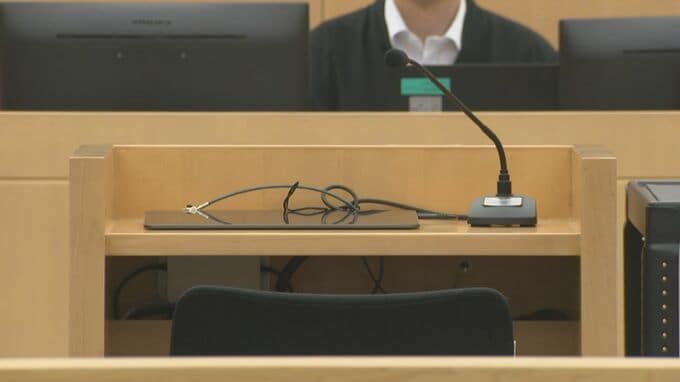 娘は「ババア死ね」と叫び、母親の首を出刃包丁で切りつけたと検察が指摘…殺人未遂の罪に問われた娘が裁判で語ったこととは|TBS NEWS DIG