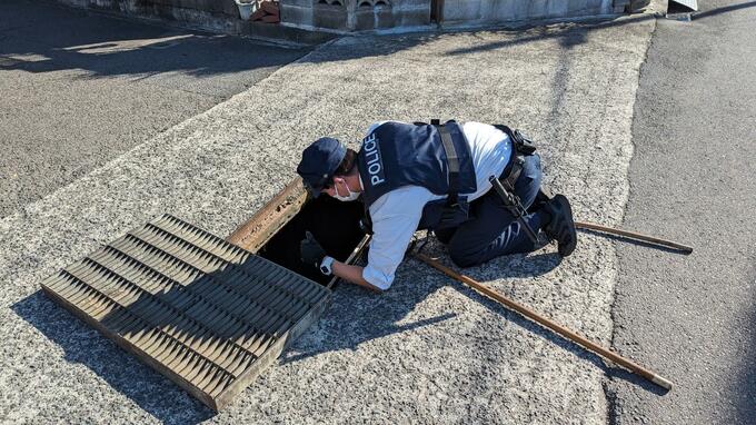 イノシシと遭遇し1歳男児ら5人ケガ 現在イノシシは水路に 警察などが捕獲へ　|　愛媛のニュース - Nスタえひめ｜あいテレビは6チャンネル