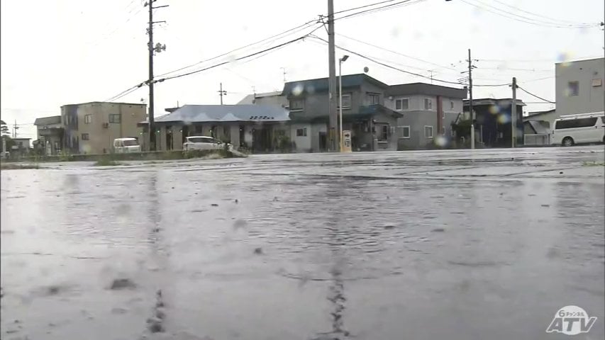 通り雨 暑いうえに“ゲリラ雷雨”も… 青森県内14の観測地点で「真夏日」となった