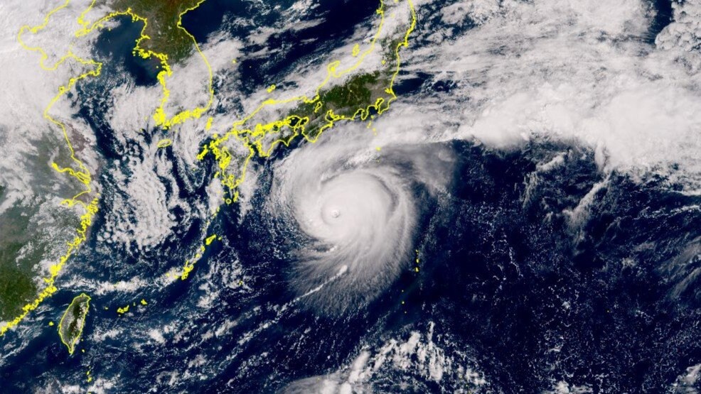 台風22号】9日に伊豆諸島接近のおそれ 非常に強い勢力を維持 暴風