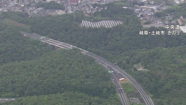 「逆走車が来て避けたらガードレールに…」高速道路でまた“逆走” なぜ？車はそのまま走り去る  岐阜・土岐市
