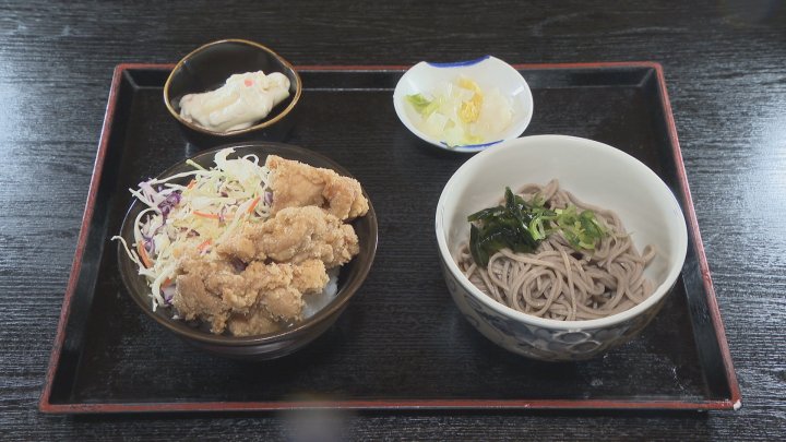 そばと丼ぶりのセットで580円　受け継いだつゆと先代の思い　駅前そば店のコスパ最強ランチ　山梨・かさふじ