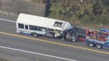 トラックが路線バスに正面衝突した事故　トラックの運転手を過失運転傷害の疑いで書類送検　バス乗客ら3人けが　広島|TBS NEWS DIG