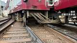 【近鉄京都線脱線】始発前の点検では異常認められず　運転士「分岐器を通過後、後ろから引っ張られるように感じて…」一部区間で続く運転見合わせ　再開の目途立たず|TBS NEWS DIG