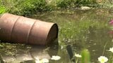 池の中で倒れ…ドラム缶を洗っていた91歳男性が死亡 家族が発見 警察が当時の状況調べる 岩手・遠野市|TBS NEWS DIG