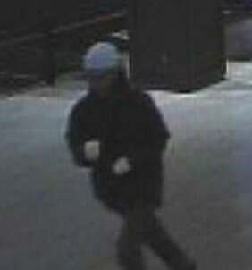 JR長野駅前の３人死傷事件…逃走の男と似た人物が1時間ほど前に駅構内の防犯カメラに映る　犯行の機会をうかがっていた可能性も|TBS NEWS DIG