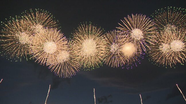 色とりどりのスターマインなど約2万発が夏の夜空を彩る　県下最大　神明の花火　山梨|TBS NEWS DIG