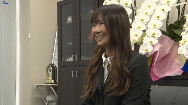 プロスノーボーダー岩渕麗楽選手が地元の鶏肉加工会社を訪問　活躍誓う　岩手・一関市|TBS NEWS DIG