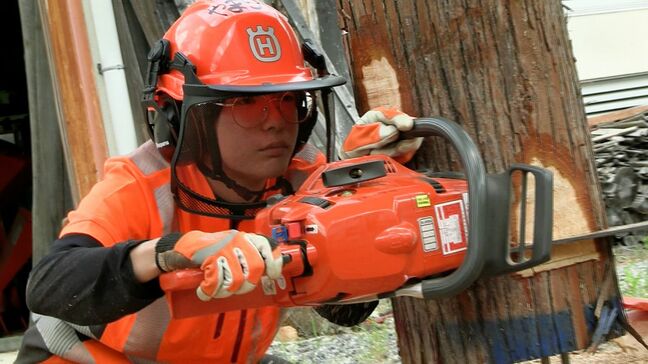 チェーンソーを操る女子高校生が全国大会へ　「いかに森林が大事か」　温暖化や土砂災害を防ぎたい【岡山】|TBS NEWS DIG