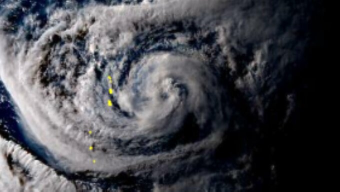 【台風情報】“台風の目”がくっきり…　1日～2日頃に関東接近か　大型で「強い勢力」の台風9号（クローサ）勢力を保ちながら北上中　今後の進路は？【気象庁の最新「全般台風情報」・雨風シミュレーション】|TBS NEWS DIG