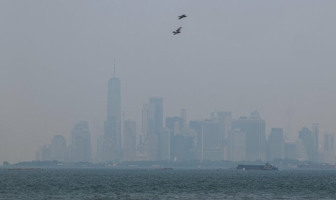 ニューヨーク市の大気汚染、山火事の煙で悪化－猛暑が米電力網圧迫