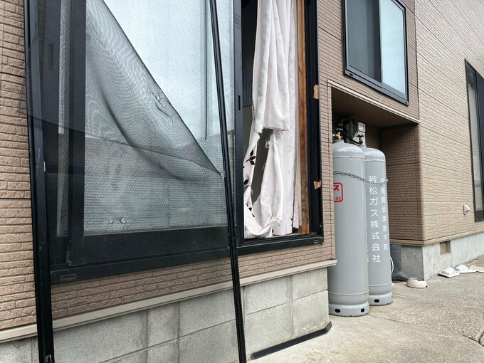 【住宅でクマ被害】飼い犬の鳴き声で窓開けたら…カーテン引き裂かれ、犬は死ぬ　福島・喜多方市|TBS NEWS DIG